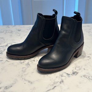 Red Wing Harriet Women's Heeled Boot in Black Boundary Leather